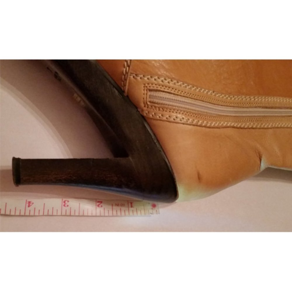 Isabella Fiore boots Light Brown/Tan Southwestern Boho Leather sz 7 - Picture 7 of 9